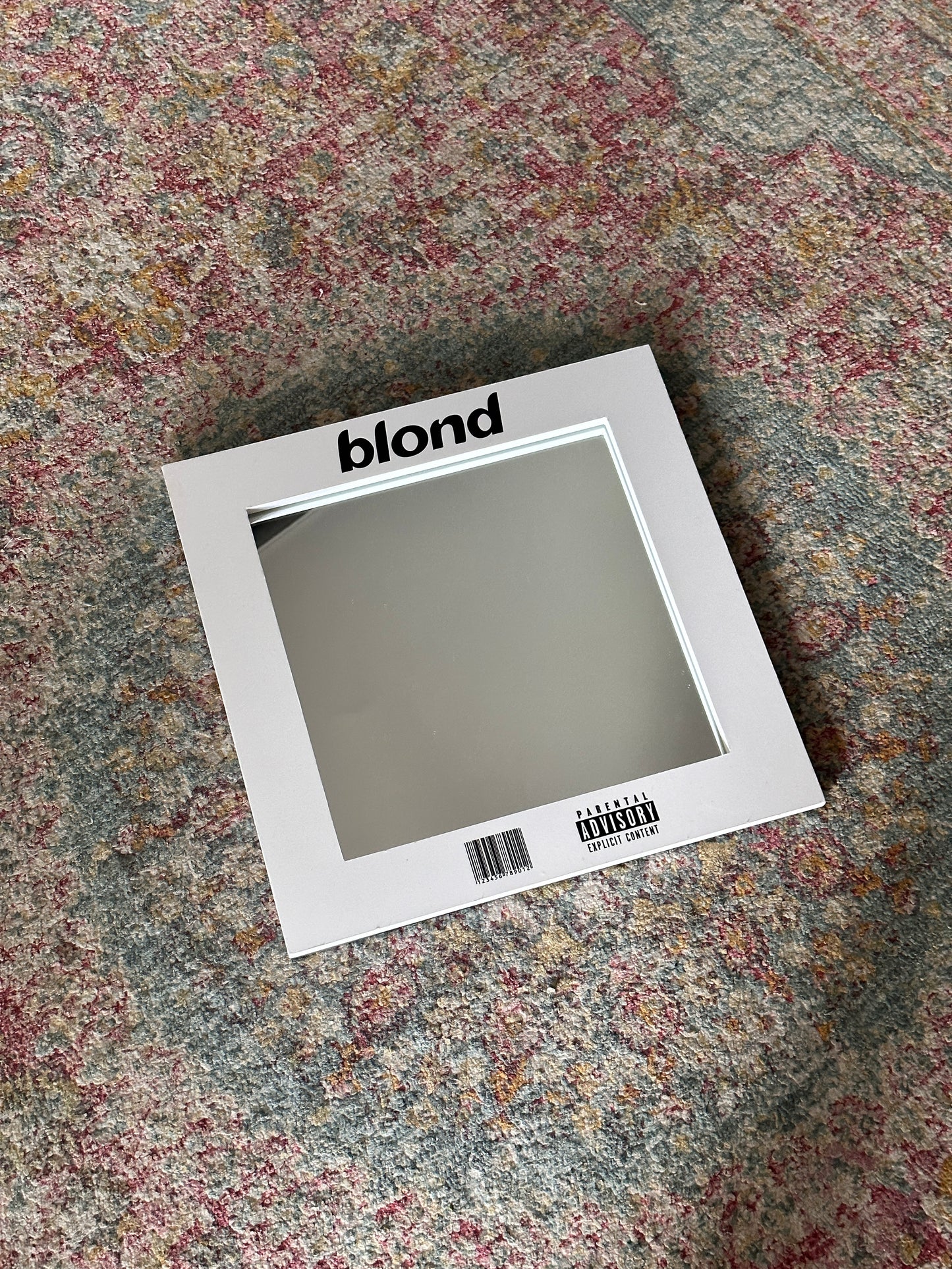 Blond Model Ayna